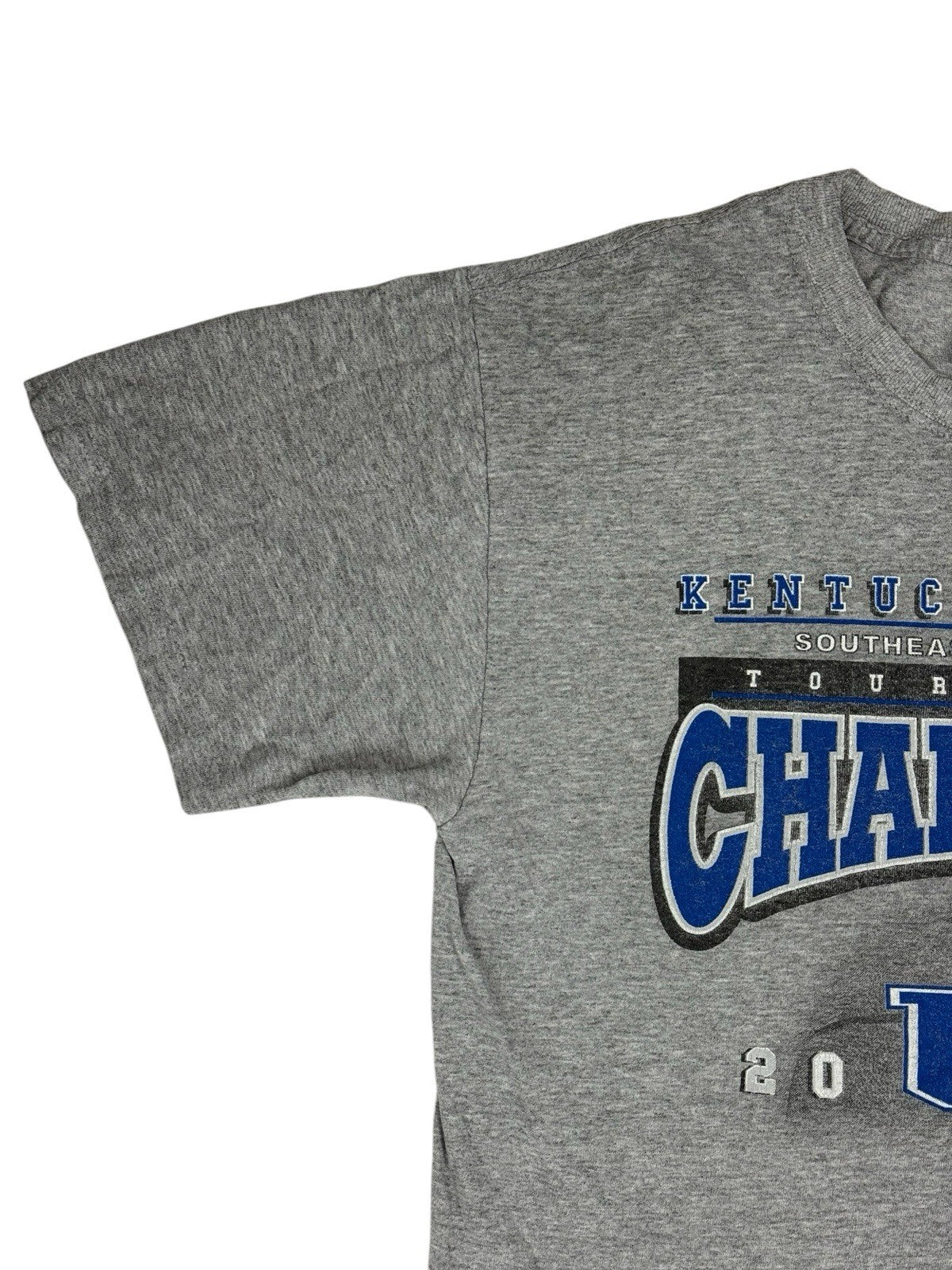 Retro Grey Kentucky Wildcats 2011 Champions Printed Top Medium