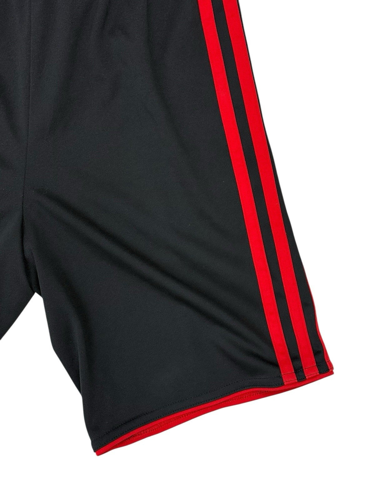 Liverpool FC GK Football Shorts 2010/11 Age 7/8