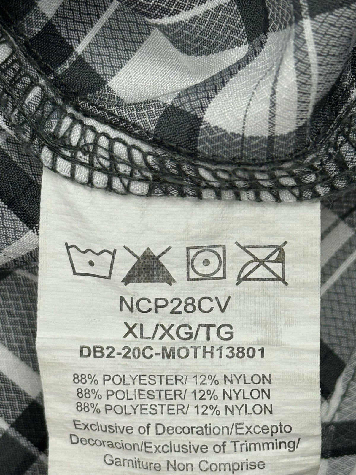 Wrangler Outdoor Grey Plaid Button Up Top XL