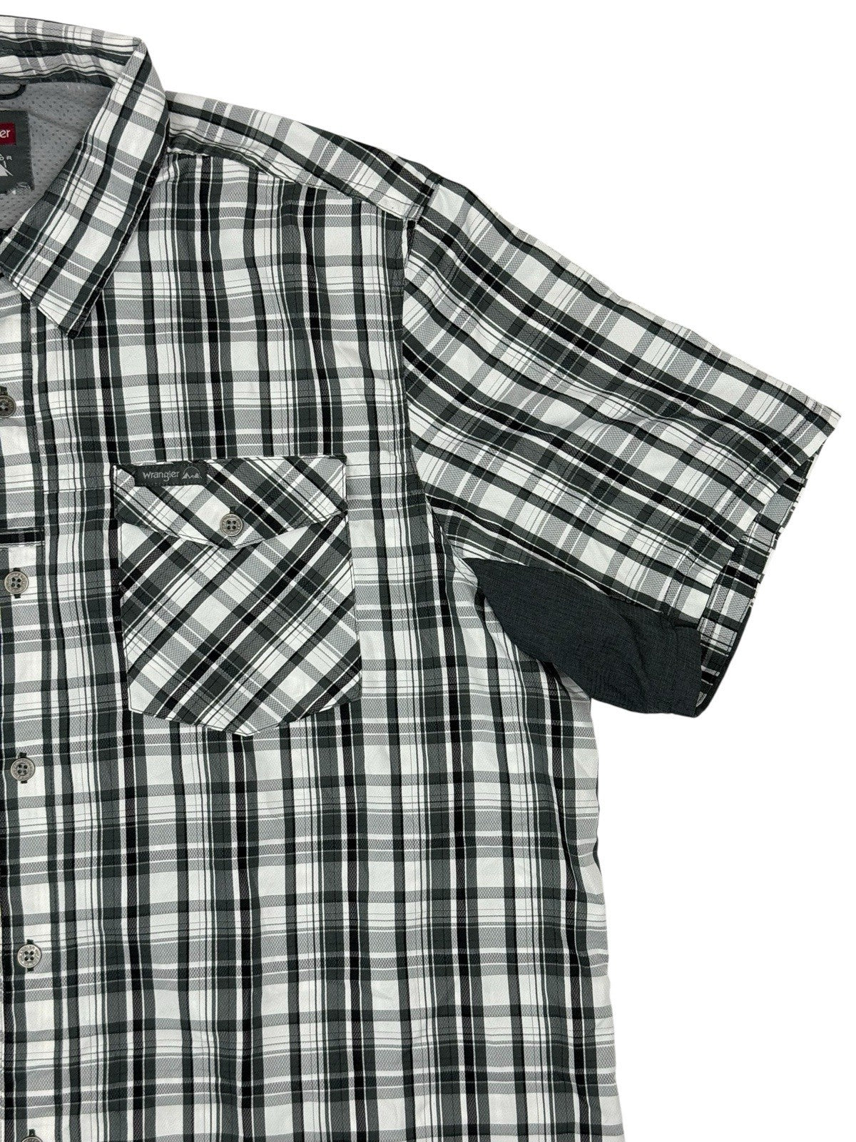 Wrangler Outdoor Grey Plaid Button Up Top XL